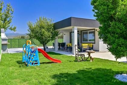 Fethiye Bahçeli ve Doğa Manzaralı Villa Valiant (1007)