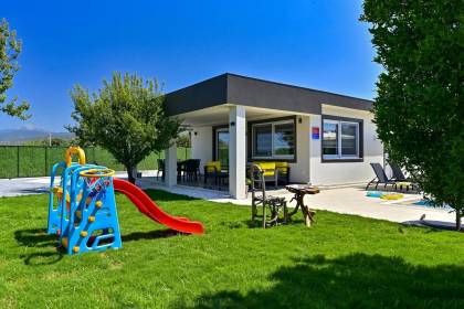 Fethiye Bahçeli ve Doğa Manzaralı Villa Valiant (1007)