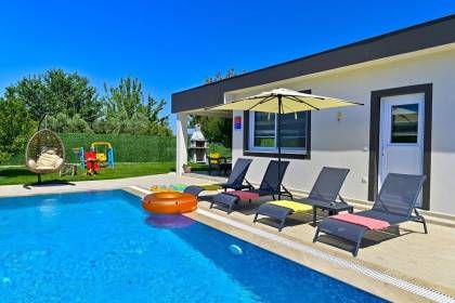 Fethiye Bahçeli ve Doğa Manzaralı Villa Valiant (1007)