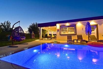 Fethiye Bahçeli ve Doğa Manzaralı Villa Valiant (1007)