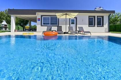 Fethiye Bahçeli ve Doğa Manzaralı Villa Valiant (1007)