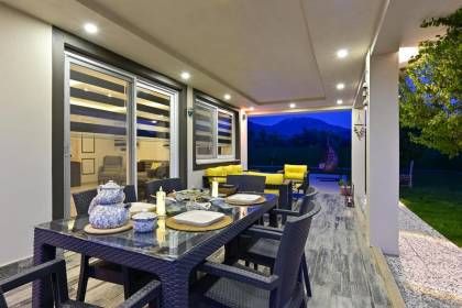Fethiye Bahçeli ve Doğa Manzaralı Villa Valiant (1007)
