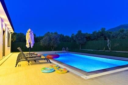 Fethiye Bahçeli ve Doğa Manzaralı Villa Valiant (1007)