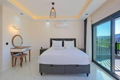 Villa White Day Elmas (1616)
