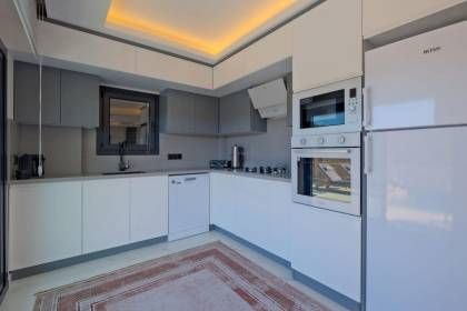 Villa White Day Elmas (1616)