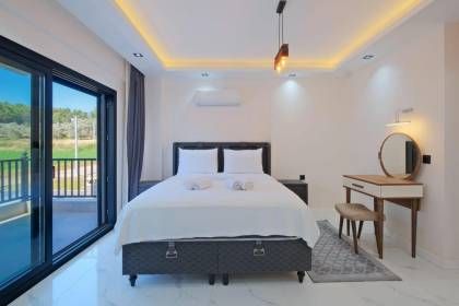 Villa White Day 2 (1254)