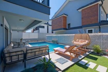 Villa White Day 2 (1254)