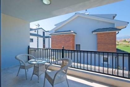 Villa White Day 2 (1254)
