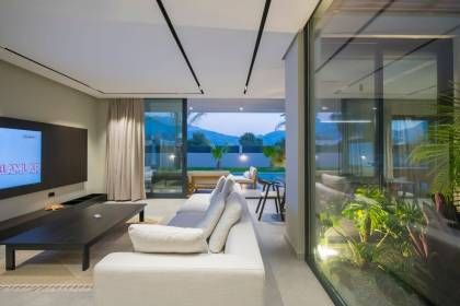 Villa İnci Homes Pearl | Fethiye'de Modern Mimari, Küvetli ve Geniş Bahçeli Lüks Villa (1062)