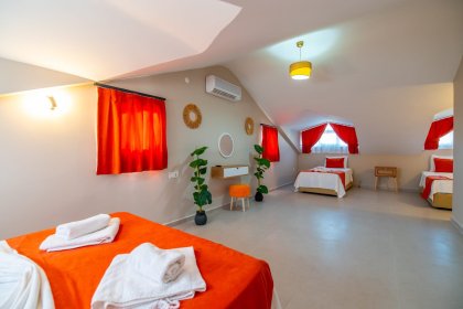 Villa Zayn East (2355)