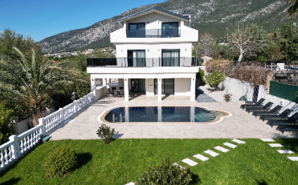 Villa Dolphin (2053)