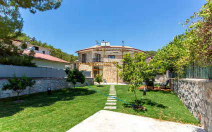Villa Gülden Stone (1452)