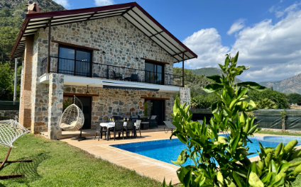 Villa Taş Konak (1643)